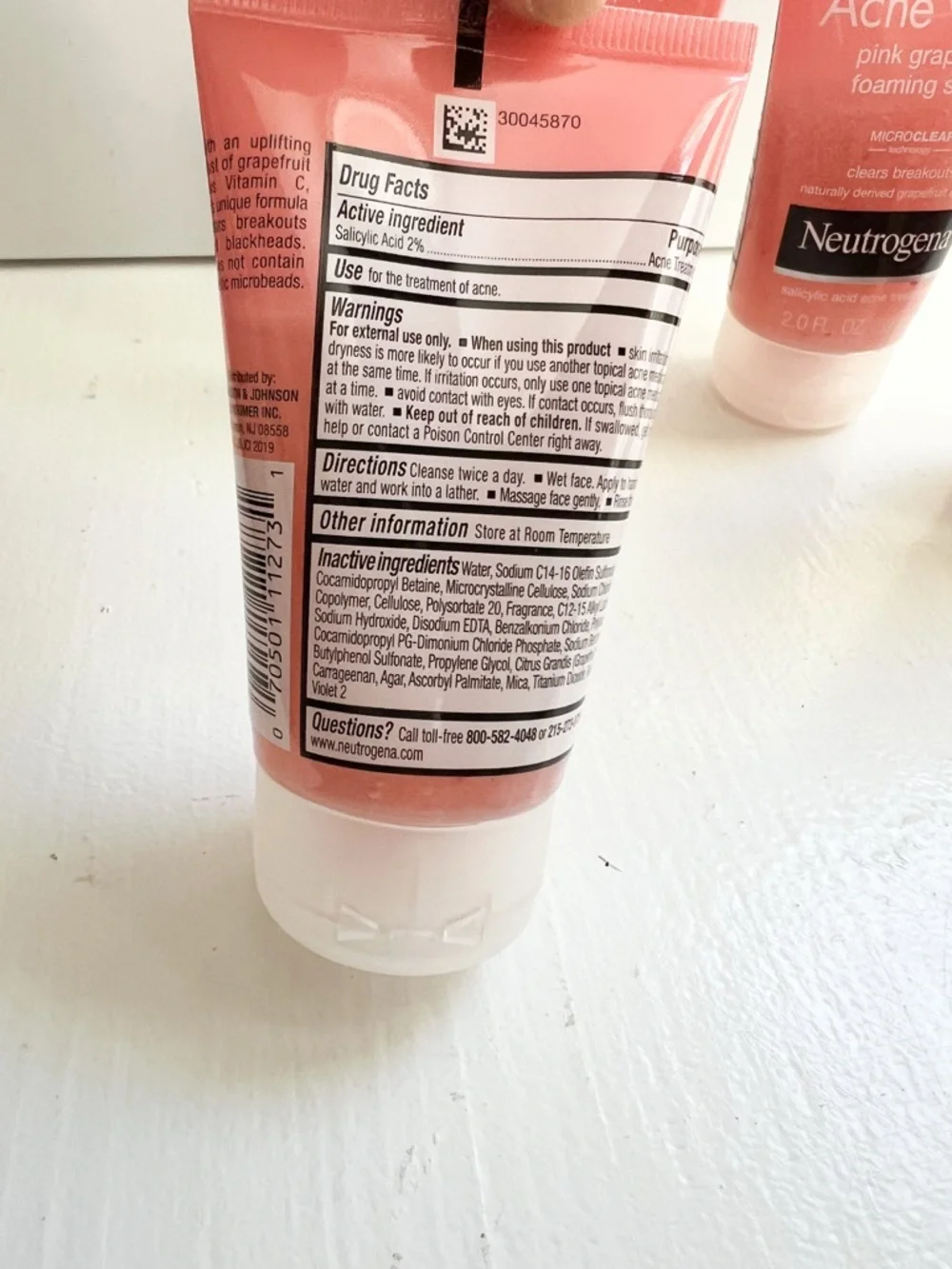 Neutrogena Oil-Free Acne Wash Pink Grapefruit Foaming Scrub Bundle of 4